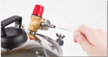 Штуцер спускного клапана